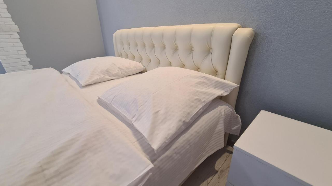 Apartaments On Vulytsia Heroiv Ato 32 Krivoy Rog Ngoại thất bức ảnh