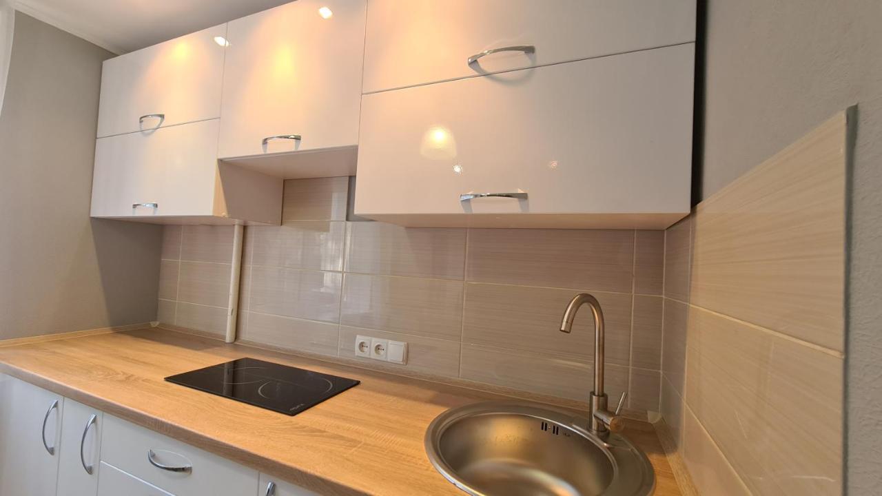 Apartaments On Vulytsia Heroiv Ato 32 Krivoy Rog Ngoại thất bức ảnh