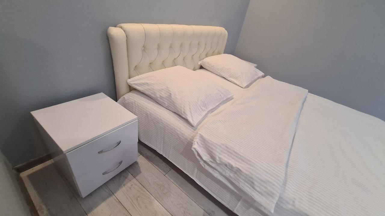 Apartaments On Vulytsia Heroiv Ato 32 Krivoy Rog Ngoại thất bức ảnh