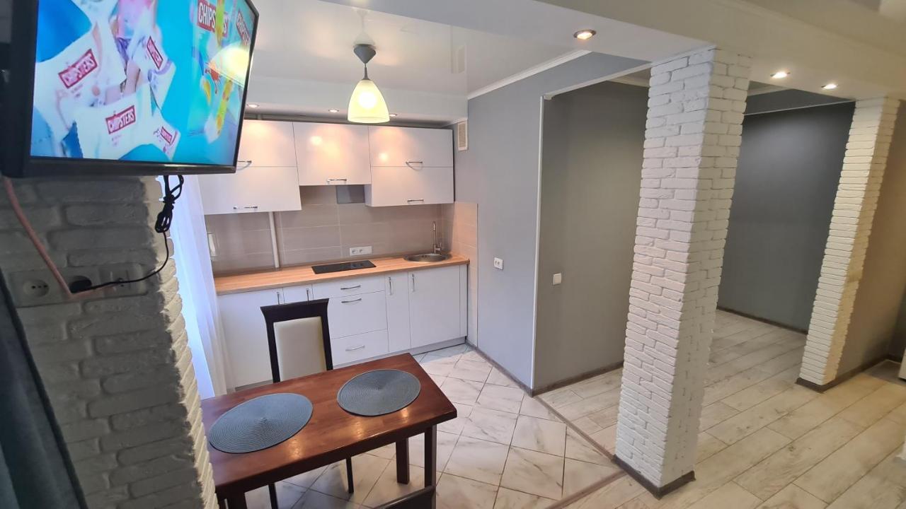Apartaments On Vulytsia Heroiv Ato 32 Krivoy Rog Ngoại thất bức ảnh